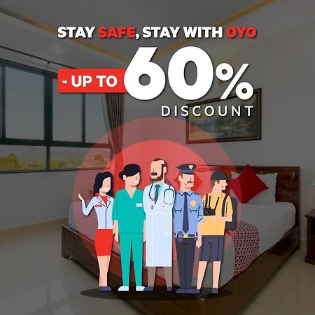 Oyo 747 Cipunegara Residence Surabaya Exteriör bild
